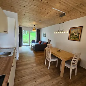Moderne Auf Rups Hof Apartment